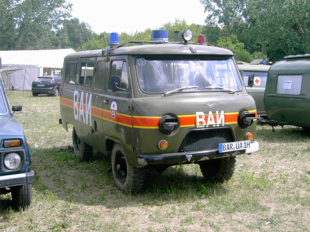 uaz-452-sowjetischen-militaerpolizei